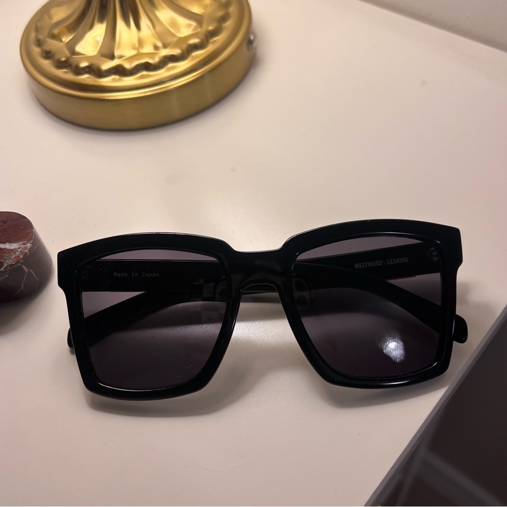 Westward Leaning Big TV Sunglasses in Black